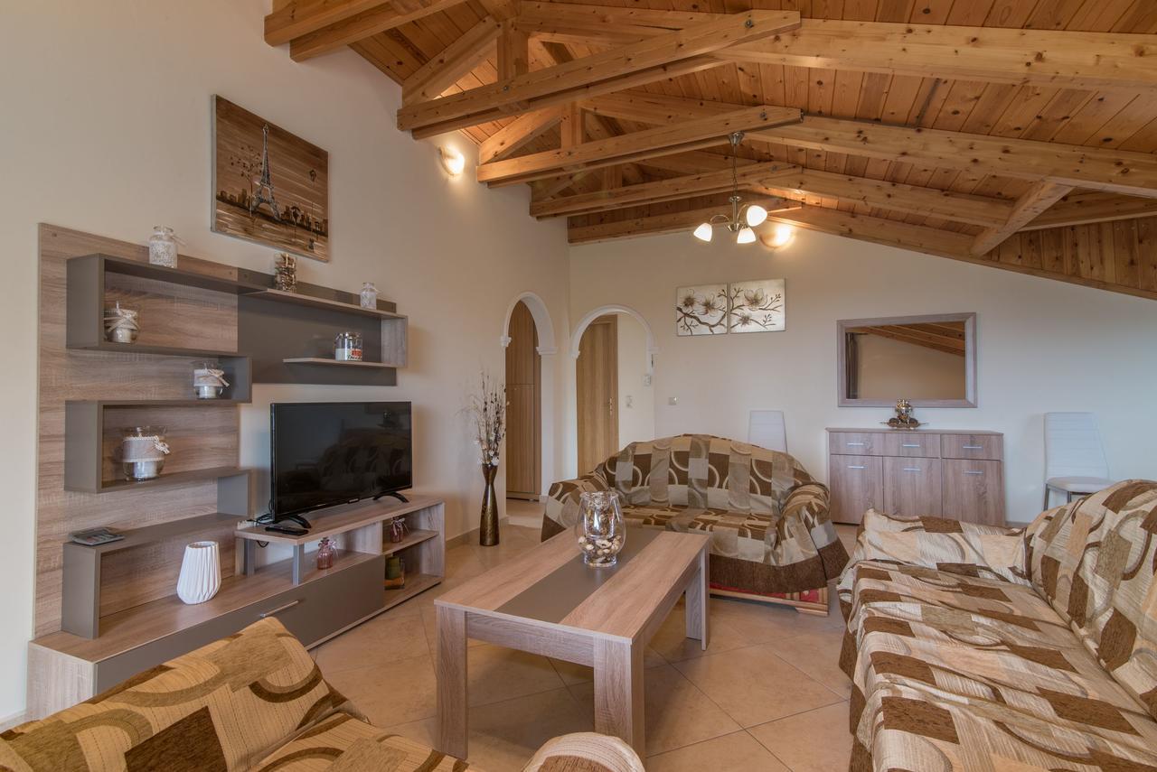 Apartment Mitros